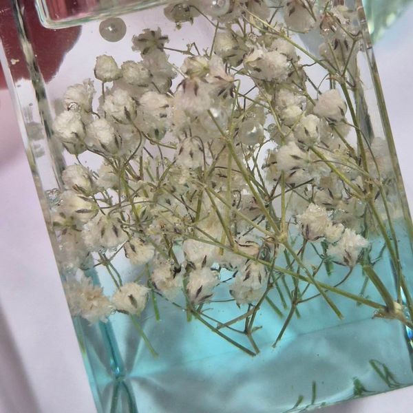 Handmade epoxy resin candle holders with flowers